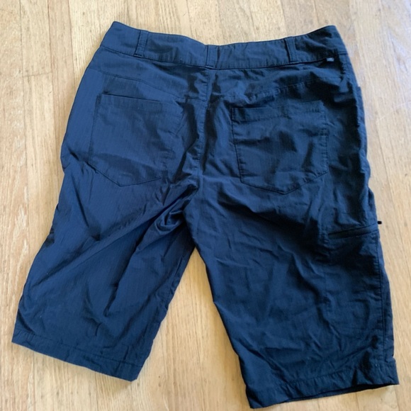 Merrell Select dry women’s shorts black size 8 like new - Picture 5 of 7